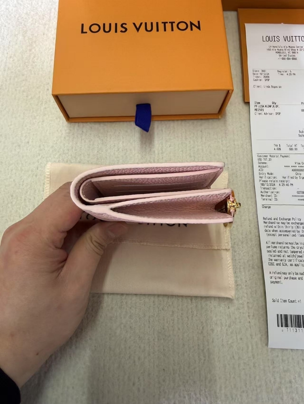 Louis Vuitton Lisa Wallet - Picture 4 of 15